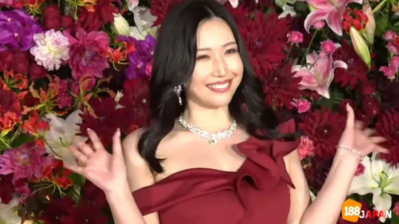 佐山愛 – 日本のAV界を再定義した象徴的なHカップスター