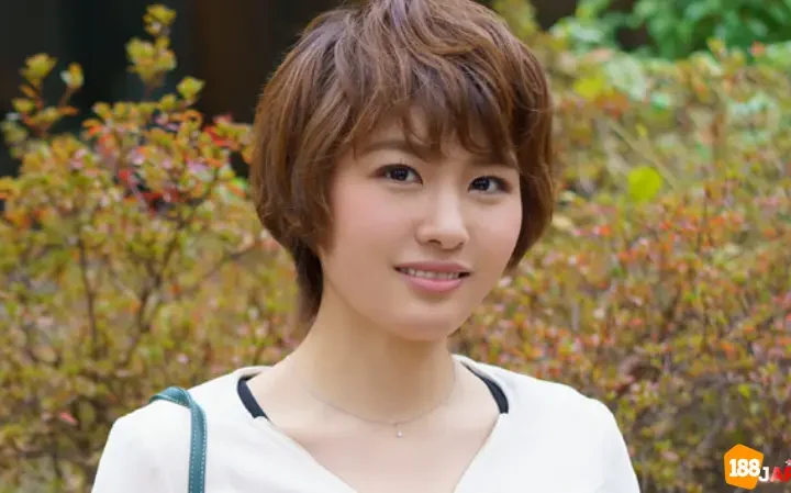三岳ゆうな：笑顔は天使、中身は野獣？進化系セクシー女優のすべて